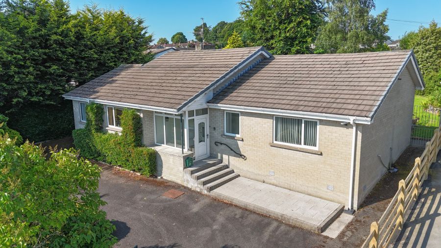 1 Castle Parade, co. armagh, richhill, BT61 9QQ