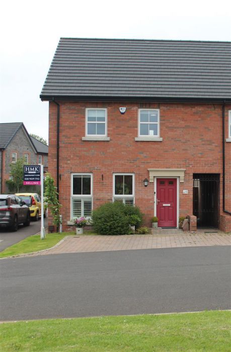 15 Meadow Crescent, off magheralave road, lisburn, BT28 3RN