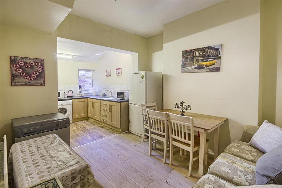 102 Tates Avenue, lisburn road area, belfast, BT9 7BZ