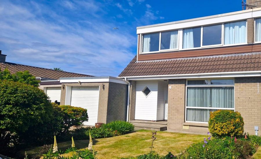20 Hopefield Crescent, portrush, BT56 8LH