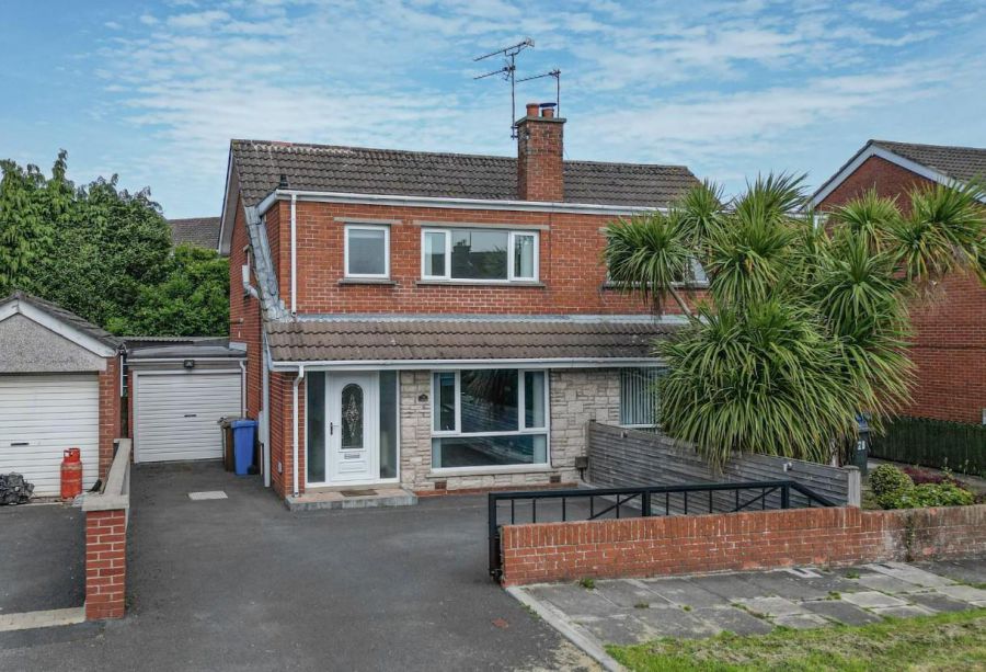 26 Castlelodge Avenue, comber, newtownards, BT23 5DN