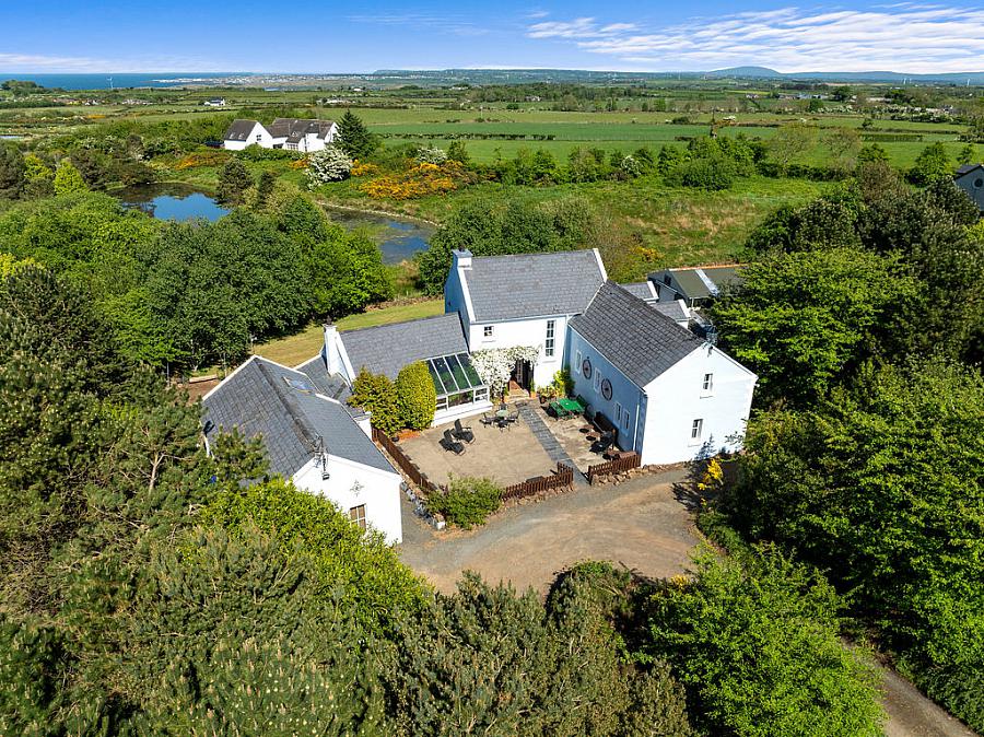 Eala Lodge, 48 Glebe Road Castlerock, coleraine, BT51 4SW
