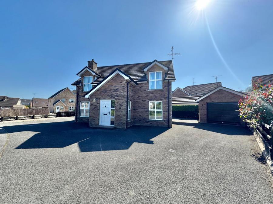 42 Meadowcroft, dromore, BT78 3JA