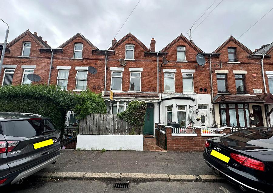 73 Willowbank Gardens, cavehill, belfast, BT15 5AJ