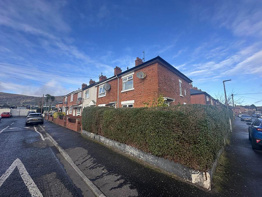44 Whiterock Drive, whiterock, belfast, BT12 7PR