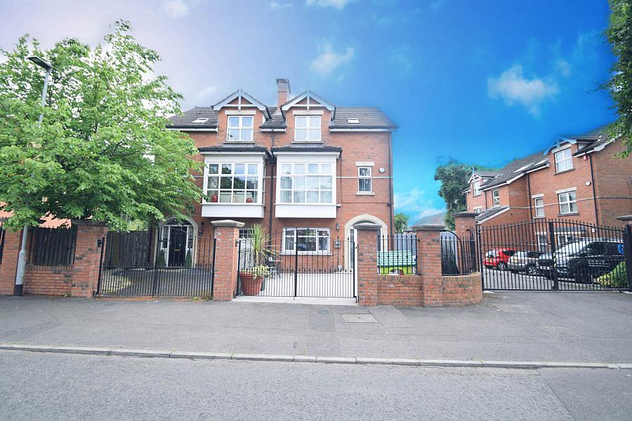 1b Fruithill Park, andersonstown, belfast, BT11 8GD